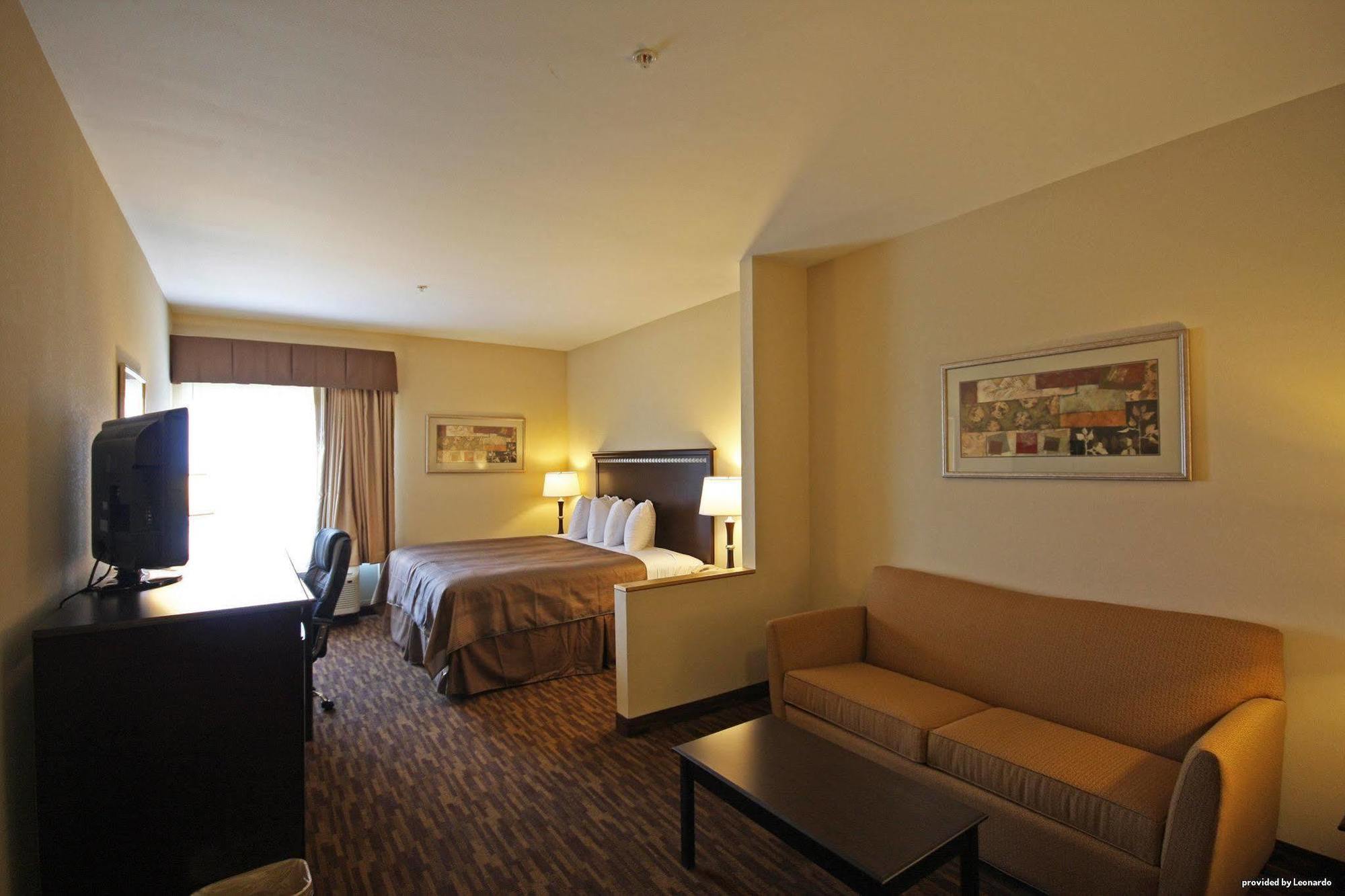 The Bridges Hotel Natchez Room photo